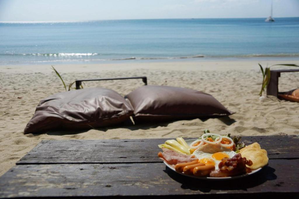 ปาริญา แอนด์ วิลลา เกาะพงัน รีสอร์ท หาดยวน